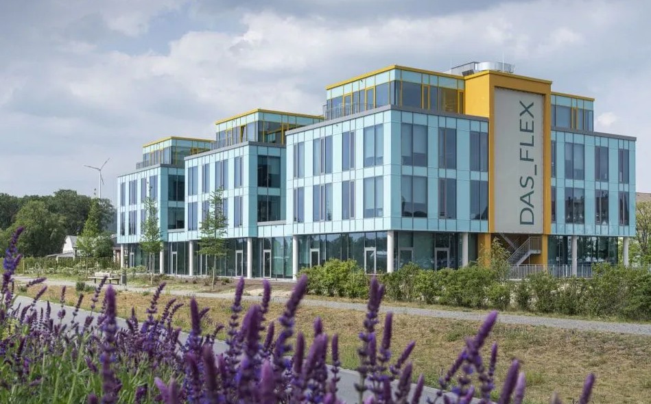 Außenansicht des Bürogebäudes DAS_FLEX im Osnabrücker Hafen